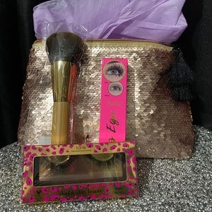 Makeup gift sets!!